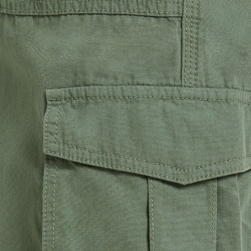 Pantalones cargo arrebatados